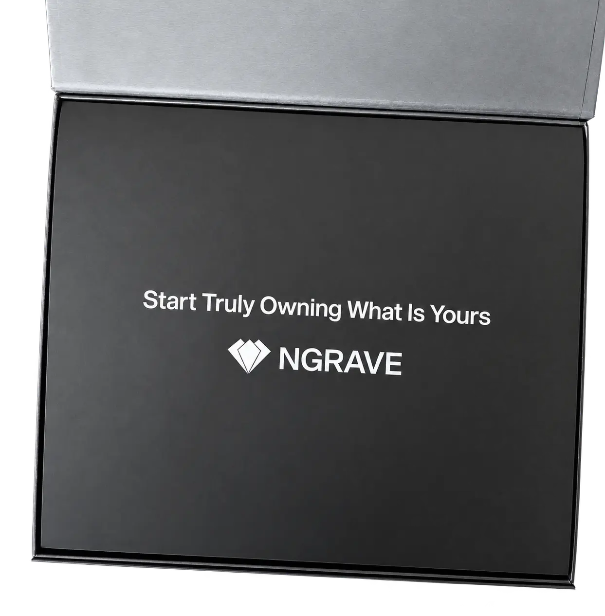 NGRAVE ZERO Packaging